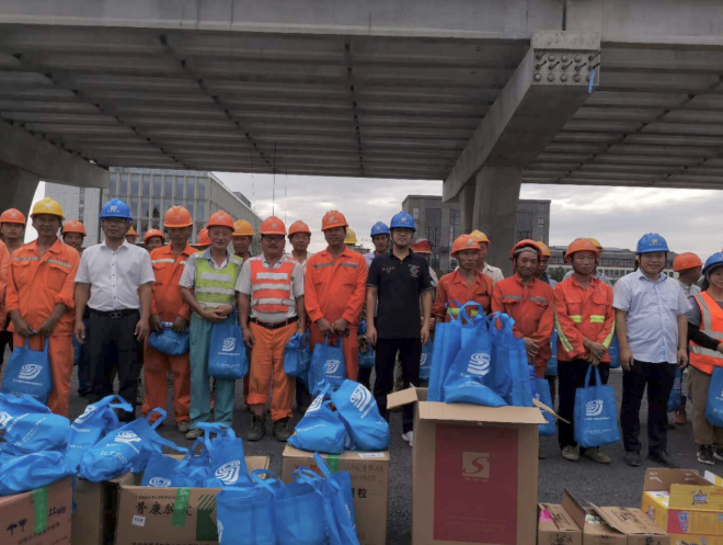 ��������ʩ��æ  һ�߹���������          �齻���ſ�չ�����������Ͱ�ȫ���ͽ������